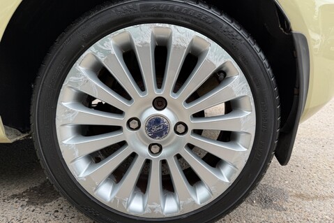Ford Fiesta TITANIUM AUTOMATIC - 2 OWNERS -14 SERVICE STAMPS - 12 MONTHS MOT 45