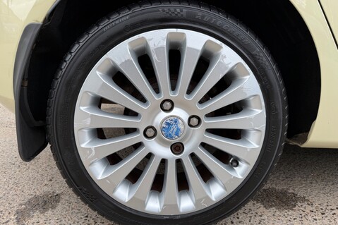 Ford Fiesta TITANIUM AUTOMATIC - 2 OWNERS -14 SERVICE STAMPS - 12 MONTHS MOT 46