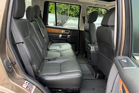 Land Rover Discovery 4 SDV6 HSE -2 OWNERS -FULL SERVICE HISTORY -CAMBELT CHANGED 36