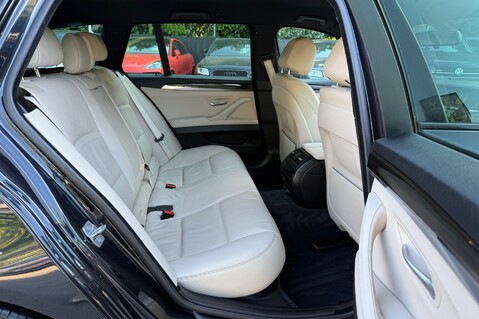 BMW 5 Series 520D M SPORT TOURING - ULEZ COMPLIANT -  2 OWNERS -  SERVICE HISTORY 25