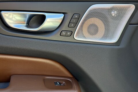 Volvo XC60 T8 TWIN ENGINE INSCRIPTION PRO AWD -BLIS -360 CAMERA -B&W -XENIUM PACK 27