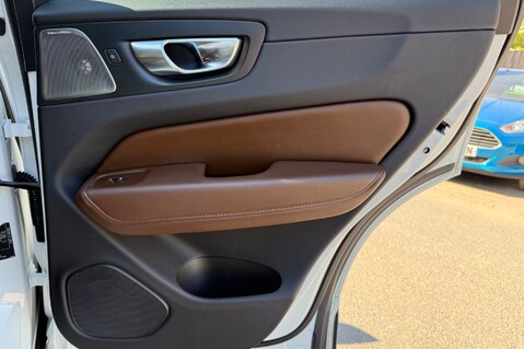 Volvo XC60 T8 TWIN ENGINE INSCRIPTION PRO AWD -BLIS -360 CAMERA -B&W -XENIUM PACK 35