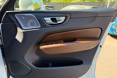 Volvo XC60 T8 TWIN ENGINE INSCRIPTION PRO AWD -BLIS -360 CAMERA -B&W -XENIUM PACK 39