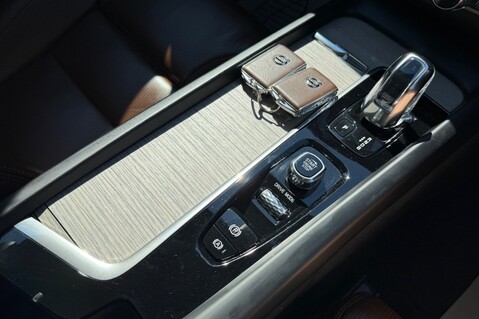 Volvo XC60 T8 TWIN ENGINE INSCRIPTION PRO AWD -BLIS -360 CAMERA -B&W -XENIUM PACK 52
