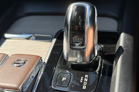 Volvo XC60 T8 TWIN ENGINE INSCRIPTION PRO AWD -BLIS -360 CAMERA -B&W -XENIUM PACK 53