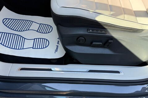 Volkswagen Tiguan ELEGANCE TDI 4MOTION DSG - VW SERVICE PLAN TILL DEC 2028 -WARRANTY DEC 2026 26