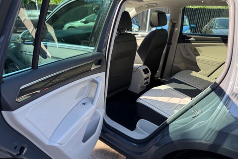 Volkswagen Tiguan ELEGANCE TDI 4MOTION DSG - VW SERVICE PLAN TILL DEC 2028 -WARRANTY DEC 2026 28