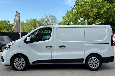 Renault Trafic SL28 SPORT EDC ENERGY DCI AUTOMATIC - NO VAT -1 OWNER -BLUETOOTH-P/SENSORS 9
