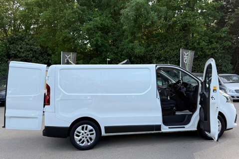 Renault Trafic SL28 SPORT EDC ENERGY DCI AUTOMATIC - NO VAT -1 OWNER -BLUETOOTH-P/SENSORS 17