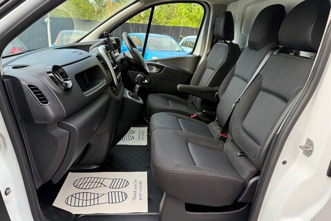 Renault Trafic SL28 SPORT EDC ENERGY DCI AUTOMATIC - NO VAT -1 OWNER -BLUETOOTH-P/SENSORS 19