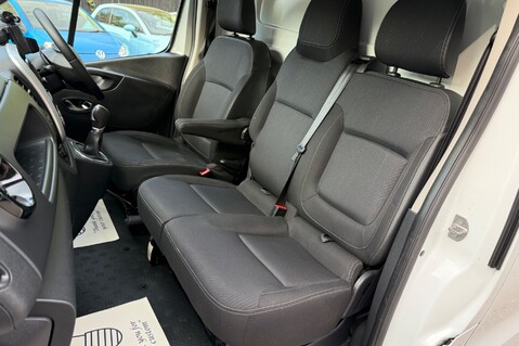 Renault Trafic SL28 SPORT EDC ENERGY DCI AUTOMATIC - NO VAT -1 OWNER -BLUETOOTH-P/SENSORS 3
