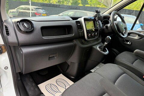 Renault Trafic SL28 SPORT EDC ENERGY DCI AUTOMATIC - NO VAT -1 OWNER -BLUETOOTH-P/SENSORS 23