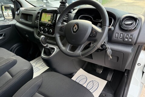 Renault Trafic SL28 SPORT EDC ENERGY DCI AUTOMATIC - NO VAT -1 OWNER -BLUETOOTH-P/SENSORS 13