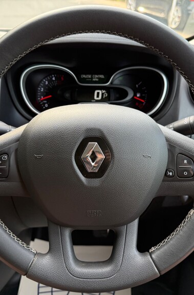 Renault Trafic SL28 SPORT EDC ENERGY DCI AUTOMATIC - NO VAT -1 OWNER -BLUETOOTH-P/SENSORS 