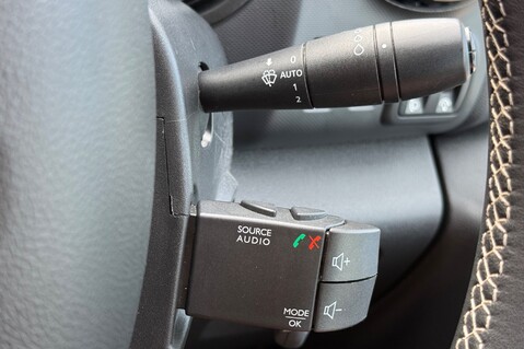 Renault Trafic SL28 SPORT EDC ENERGY DCI AUTOMATIC - NO VAT -1 OWNER -BLUETOOTH-P/SENSORS 30