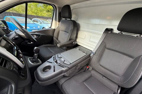 Renault Trafic SL28 SPORT EDC ENERGY DCI AUTOMATIC - NO VAT -1 OWNER -BLUETOOTH-P/SENSORS 36