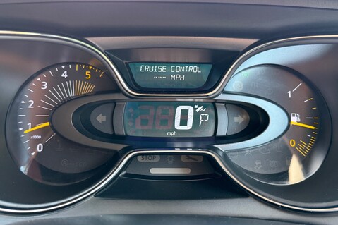 Renault Captur DYNAMIQUE S NAV DCI AUTOMATIC - £20 ROAD TAX - ULEZ FREE  36