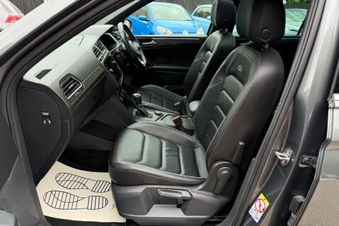 Volkswagen Tiguan R LINE TDI BMT 4MOTION DSG -RARE LEATHER -TOWBAR -10 SERVICES INC CAMBELT 3
