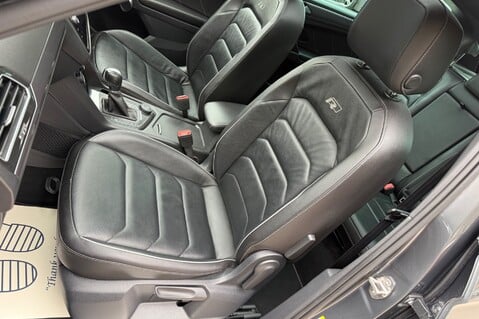 Volkswagen Tiguan R LINE TDI BMT 4MOTION DSG -RARE LEATHER -TOWBAR -10 SERVICES INC CAMBELT 25