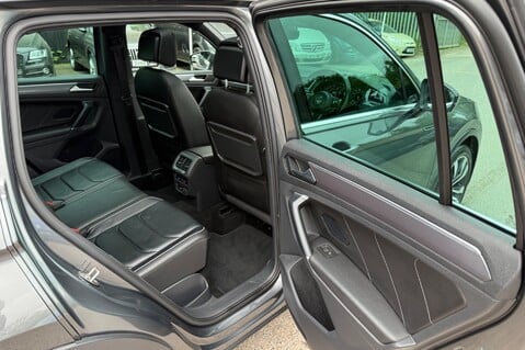 Volkswagen Tiguan R LINE TDI BMT 4MOTION DSG -RARE LEATHER -TOWBAR -10 SERVICES INC CAMBELT 34