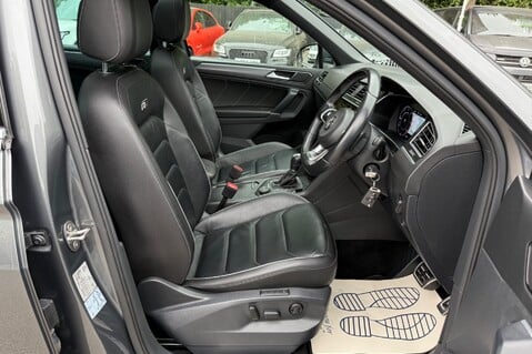 Volkswagen Tiguan R LINE TDI BMT 4MOTION DSG -RARE LEATHER -TOWBAR -10 SERVICES INC CAMBELT 16