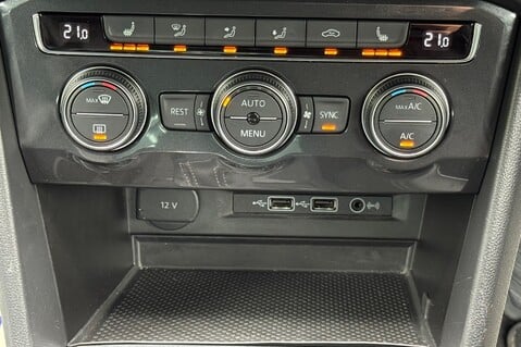 Volkswagen Tiguan R LINE TDI BMT 4MOTION DSG -RARE LEATHER -TOWBAR -10 SERVICES INC CAMBELT 47