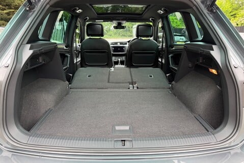 Volkswagen Tiguan R LINE TDI BMT 4MOTION DSG -RARE LEATHER -TOWBAR -10 SERVICES INC CAMBELT 58