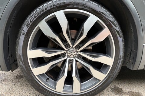 Volkswagen Tiguan R LINE TDI BMT 4MOTION DSG -RARE LEATHER -TOWBAR -10 SERVICES INC CAMBELT 66