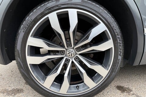 Volkswagen Tiguan R LINE TDI BMT 4MOTION DSG -RARE LEATHER -TOWBAR -10 SERVICES INC CAMBELT 68