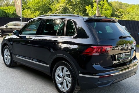 Volkswagen Tiguan LIFE TDI DSG -APPLE CAR PLAY -ADAPTIVE CRUISE CONTROL -1 YEAR VW WARRANTY 2