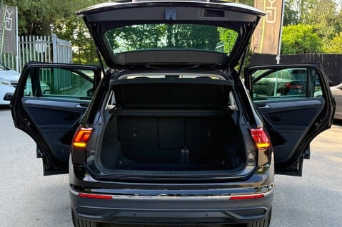 Volkswagen Tiguan LIFE TDI DSG -APPLE CAR PLAY -ADAPTIVE CRUISE CONTROL -1 YEAR VW WARRANTY 21