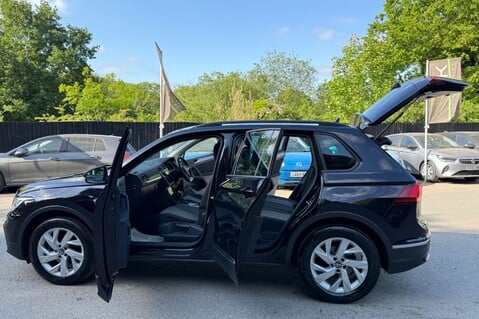 Volkswagen Tiguan LIFE TDI DSG -APPLE CAR PLAY -ADAPTIVE CRUISE CONTROL -1 YEAR VW WARRANTY 22