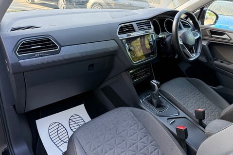 Volkswagen Tiguan LIFE TDI DSG -APPLE CAR PLAY -ADAPTIVE CRUISE CONTROL -1 YEAR VW WARRANTY 24