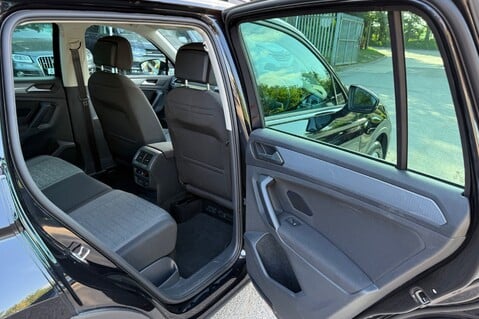 Volkswagen Tiguan LIFE TDI DSG -APPLE CAR PLAY -ADAPTIVE CRUISE CONTROL -1 YEAR VW WARRANTY 29