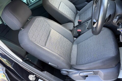 Volkswagen Tiguan LIFE TDI DSG -APPLE CAR PLAY -ADAPTIVE CRUISE CONTROL -1 YEAR VW WARRANTY 31