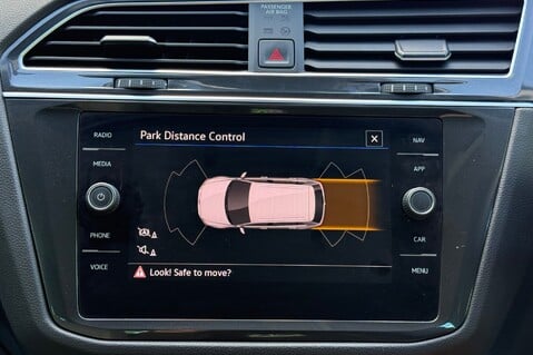 Volkswagen Tiguan LIFE TDI DSG -APPLE CAR PLAY -ADAPTIVE CRUISE CONTROL -1 YEAR VW WARRANTY 37