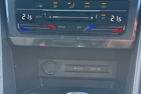 Volkswagen Tiguan LIFE TDI DSG -APPLE CAR PLAY -ADAPTIVE CRUISE CONTROL -1 YEAR VW WARRANTY 39