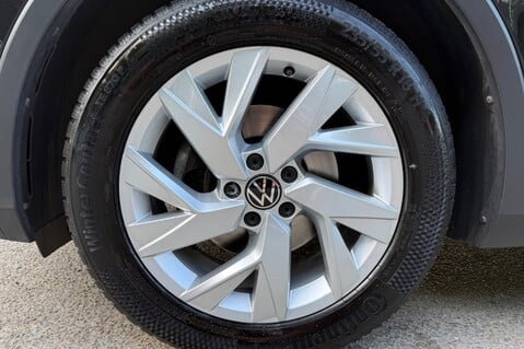 Volkswagen Tiguan LIFE TDI DSG -APPLE CAR PLAY -ADAPTIVE CRUISE CONTROL -1 YEAR VW WARRANTY 49