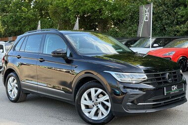 Volkswagen Tiguan LIFE TDI DSG -APPLE CAR PLAY -ADAPTIVE CRUISE CONTROL -1 YEAR VW WARRANTY