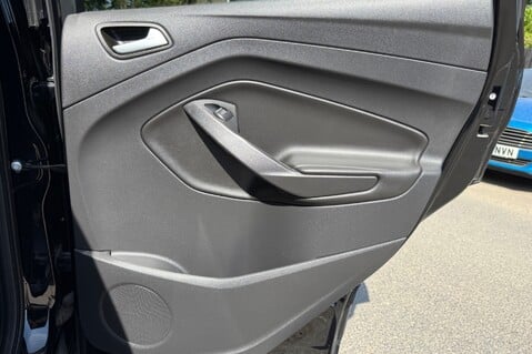 Ford Kuga TITANIUM X EDITION AUTOMATIC - PANORAMIC SUNROOF - SHADOW BLACK 35