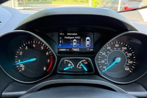 Ford Kuga TITANIUM X EDITION AUTOMATIC - PANORAMIC SUNROOF - SHADOW BLACK 40