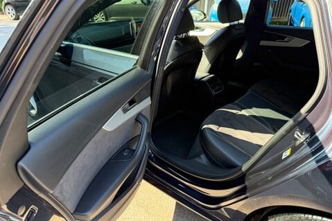Audi A4 AVANT TFSI S LINE MHEV-TECH PACK -LED HEADLIGHTS -VIRTUAL COCKPIT-APPLE C/P 23