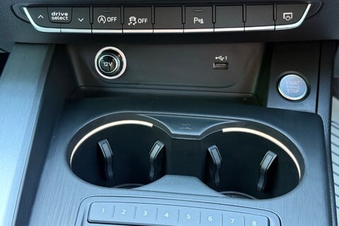 Audi A4 AVANT TFSI S LINE MHEV-TECH PACK -LED HEADLIGHTS -VIRTUAL COCKPIT-APPLE C/P 45