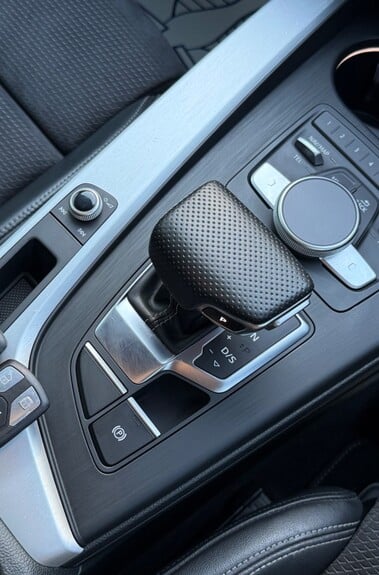 Audi A4 AVANT TFSI S LINE MHEV-TECH PACK -LED HEADLIGHTS -VIRTUAL COCKPIT-APPLE C/P 