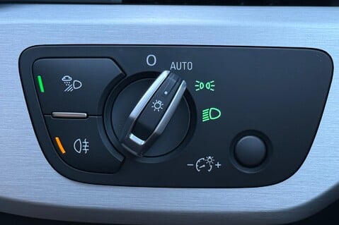 Audi A4 AVANT TFSI S LINE MHEV-TECH PACK -LED HEADLIGHTS -VIRTUAL COCKPIT-APPLE C/P 49