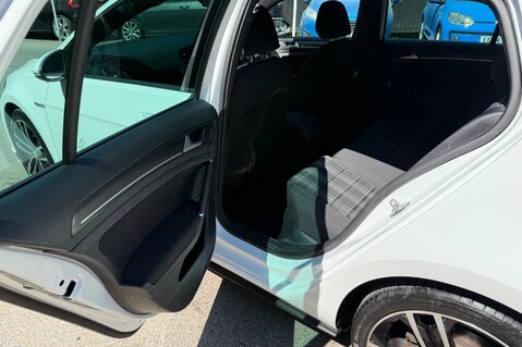 Volkswagen Golf GTD TDI 23