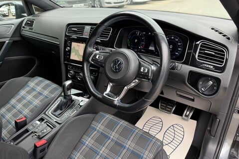 Volkswagen Golf GTE ADVANCE DSG - REVERSE CAMERA - LANE ASSIST -KEYLESS -WINTER PACK -LEDS 35