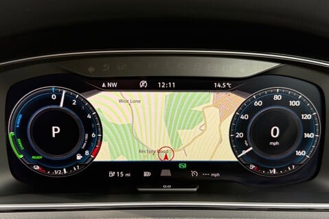 Volkswagen Golf GTE ADVANCE DSG - REVERSE CAMERA - LANE ASSIST -KEYLESS -WINTER PACK -LEDS 15