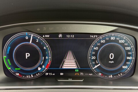 Volkswagen Golf GTE ADVANCE DSG - REVERSE CAMERA - LANE ASSIST -KEYLESS -WINTER PACK -LEDS 37