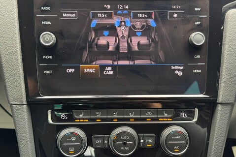 Volkswagen Golf GTE ADVANCE DSG - REVERSE CAMERA - LANE ASSIST -KEYLESS -WINTER PACK -LEDS 38